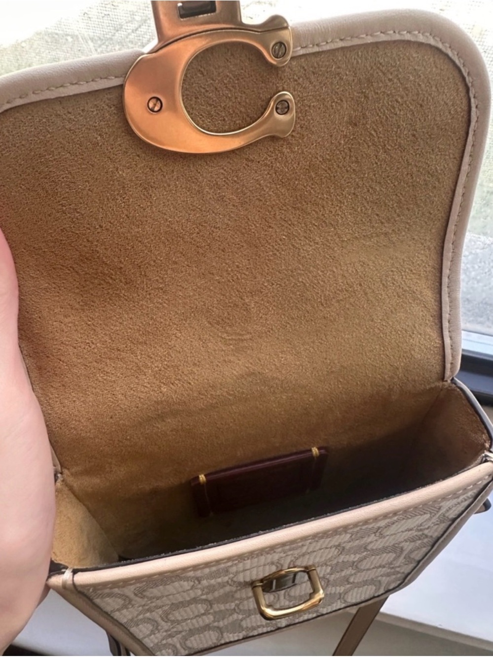 Coach Cream and Light Pink Signature Crossbody with Gold Hardware - Picture 5 of 9